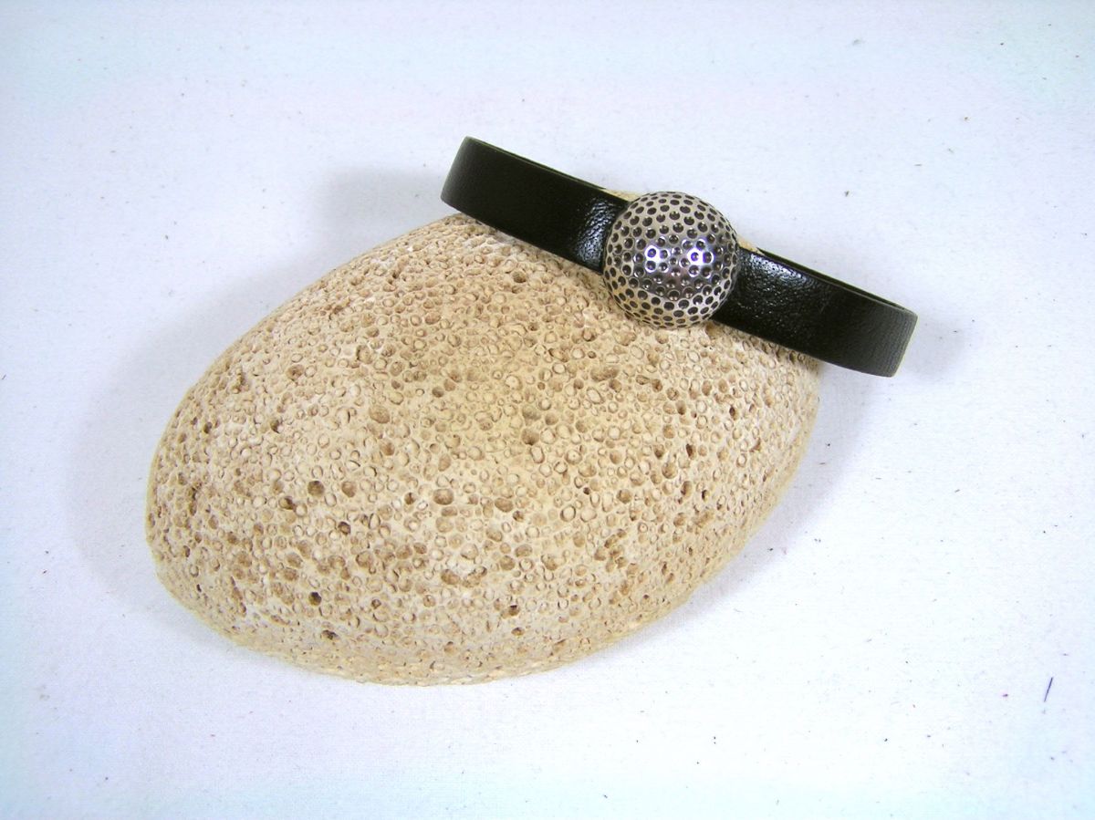 Pulseira de couro de vaca preta com fecho magnético de bola de golfe