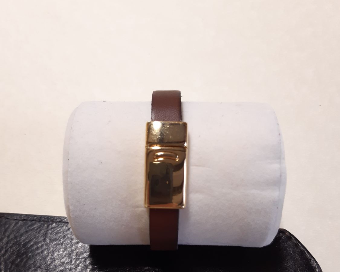 Pulseira de couro de vaca castanho com fecho magnético
