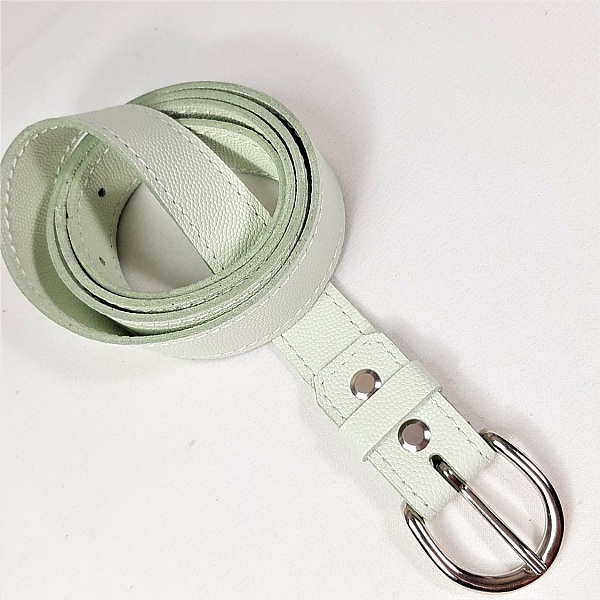 Ceinture pour Elle, cuir de vachette grain&eacute; tannage min&eacute;ral coloris vert p&acirc;le