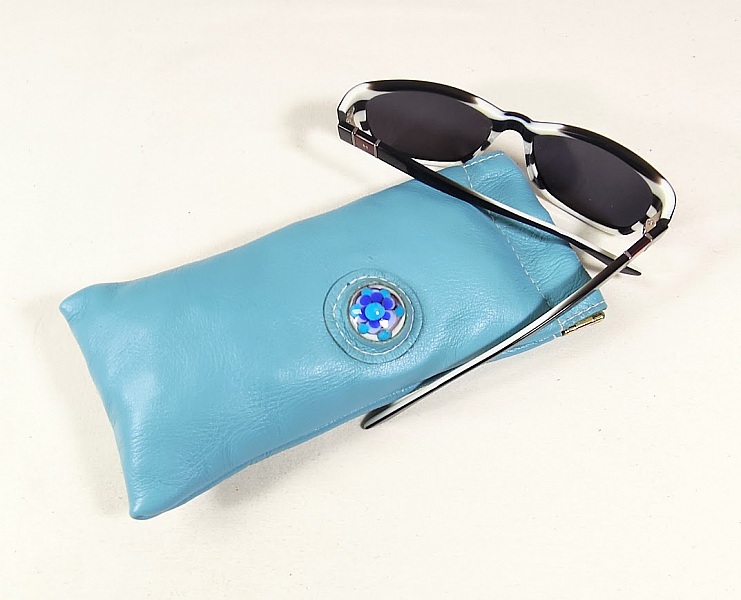 Etui cuir bleu ciel pour lunettes de vue ou de soleil