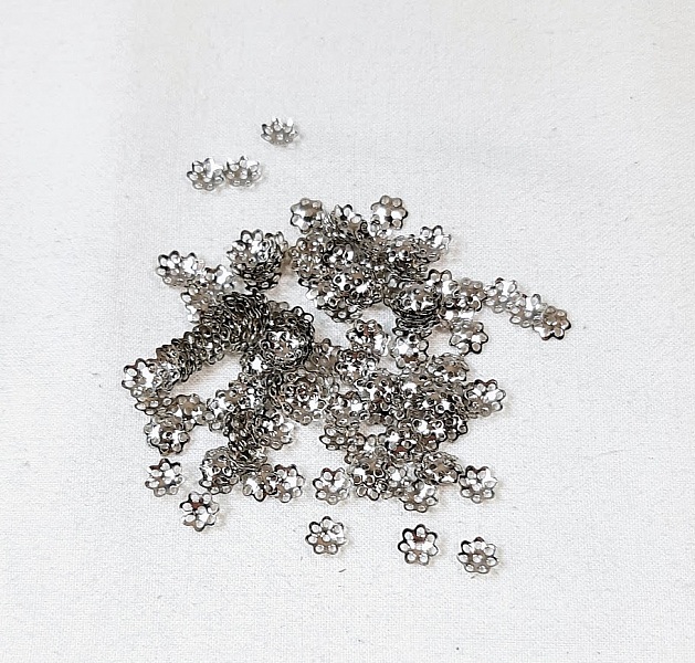 Lot de 150 coupelles m&eacute;tal diam&egrave;tre 5mm