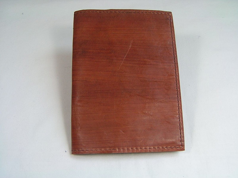 Prot&egrave;ge-passeport personnalisable aspect rustique