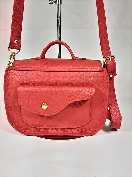 Sac bandouli&egrave;re cuir vachette,fabrication artisanale coloris rouge