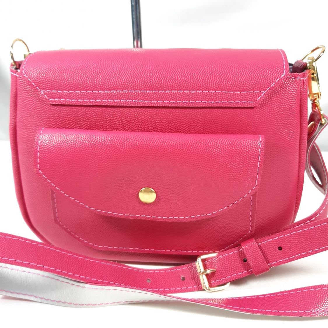 Fuchsia saco de couro de vaca de grão rosa