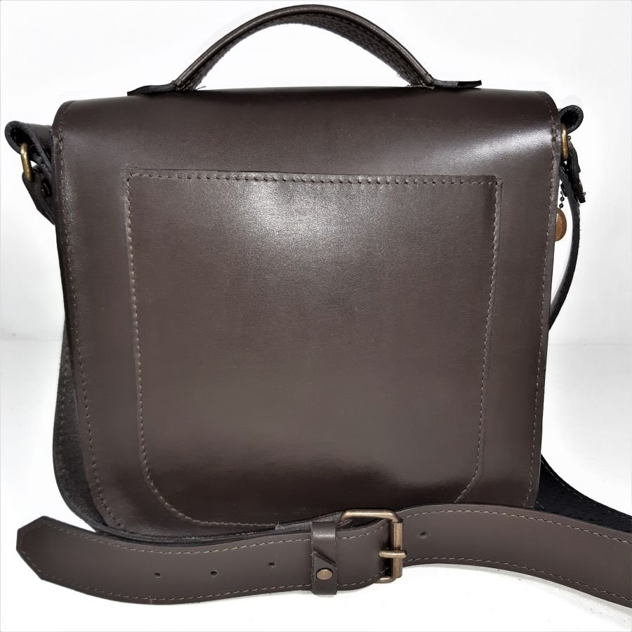 Saco liso de couro de vaca para homem.