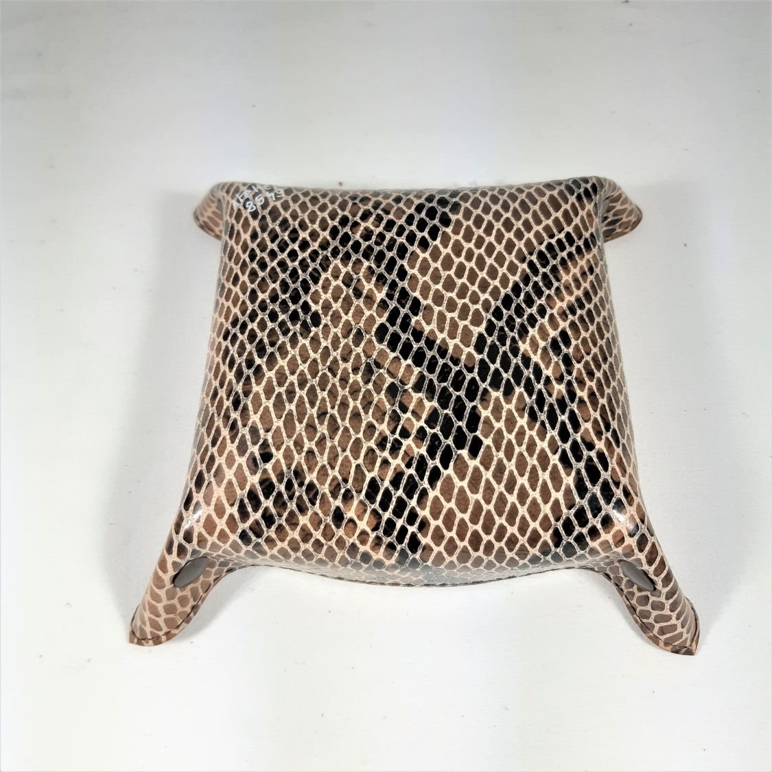 Bolso em pele, prático para guardar chaves, jóias, etc.