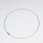 Pour cr&eacute;er des bijoux minimalistes, lot de colliers c&acirc;ble en m&eacute;tal et fermoir &agrave; visser.