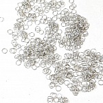 Lot de 130 anneaux de jonction m&eacute;tal coloris argent diam&egrave;tre 5mm