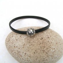 Pulseira de couro de vaca preta com fecho magnético de futebol.